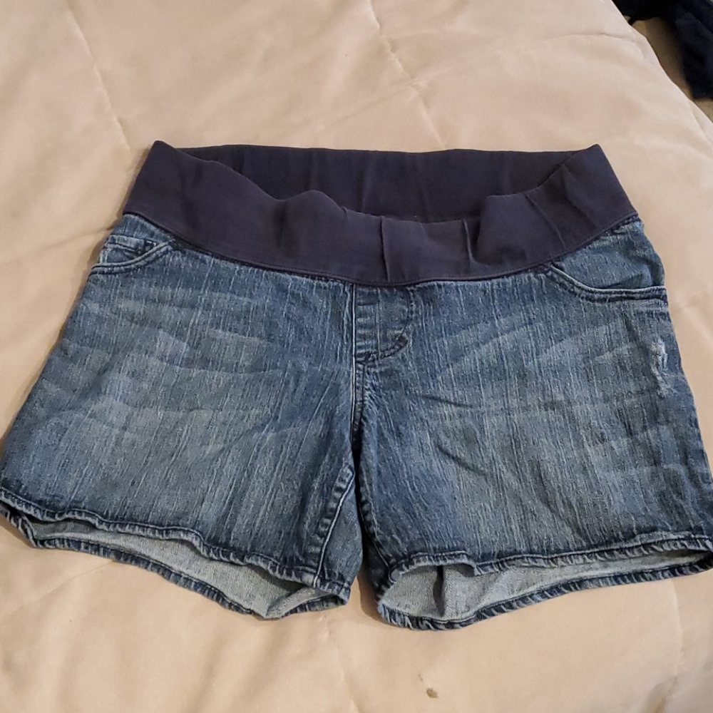 Maternity shorts